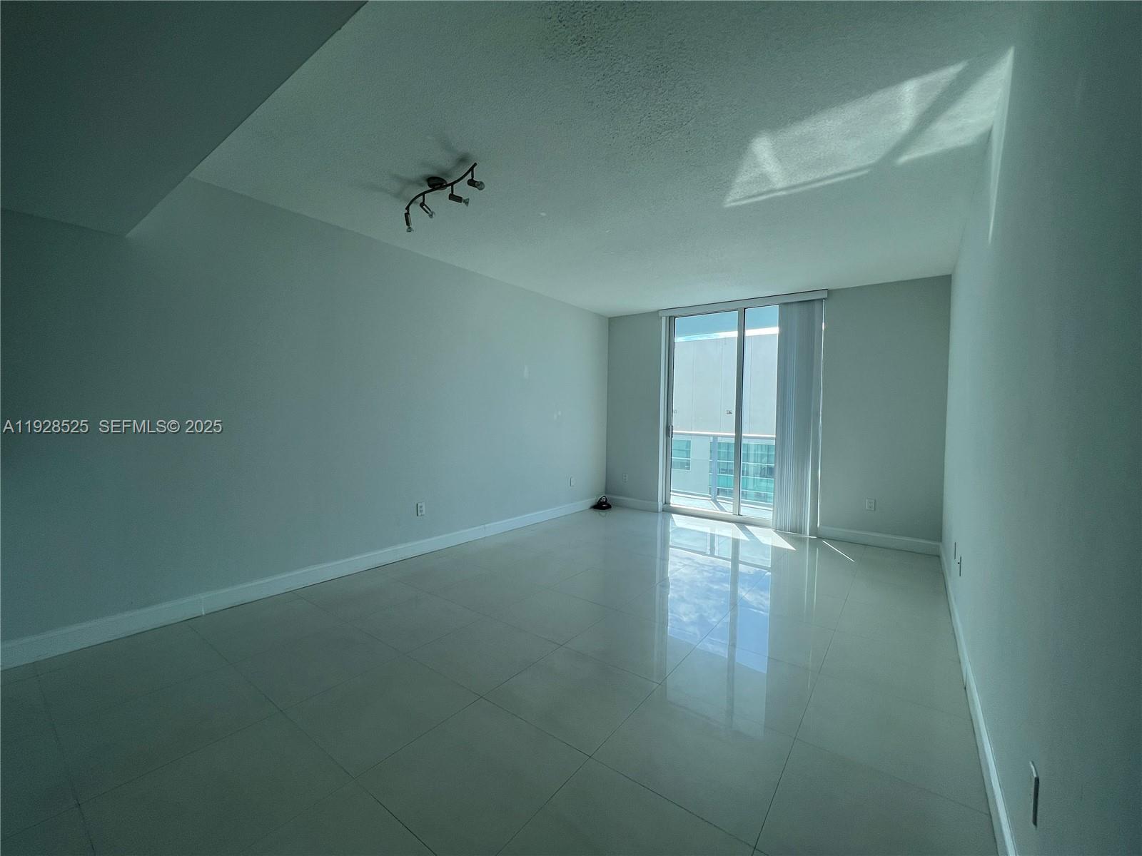 image Latitude on the River7