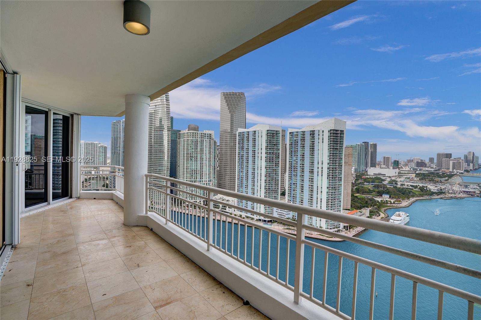 848 Brickell Key Dr #3206