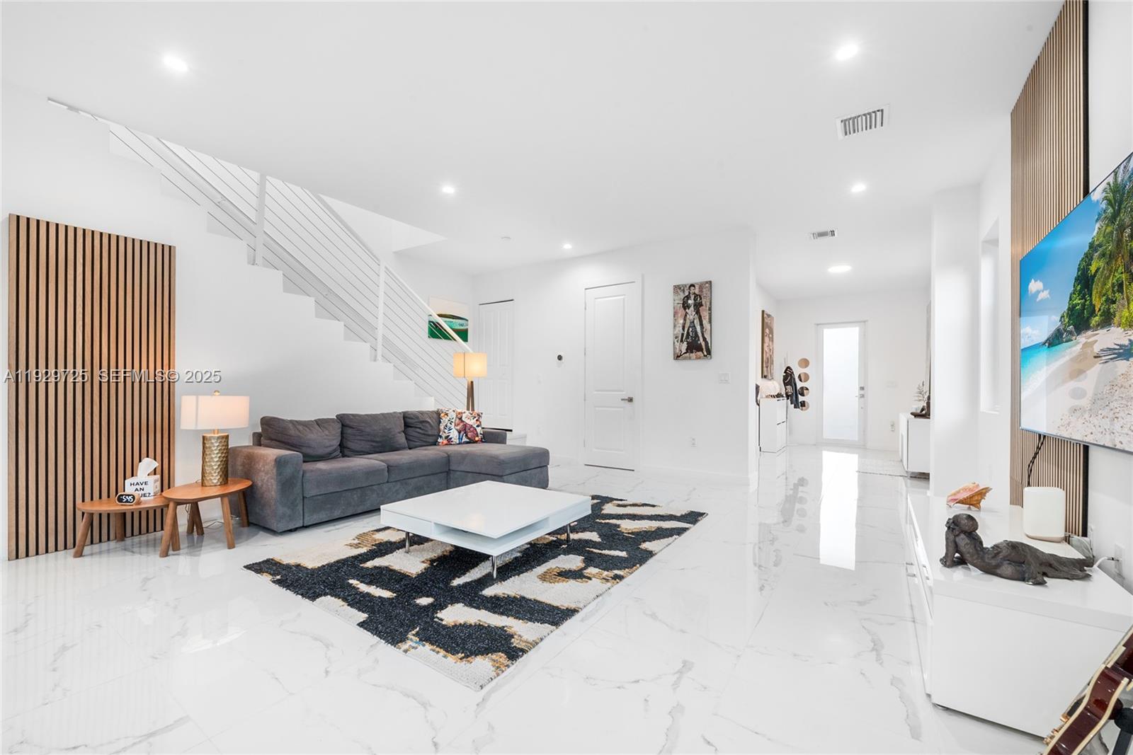 2756 SW 34th Ct #B Miami, FL 33133