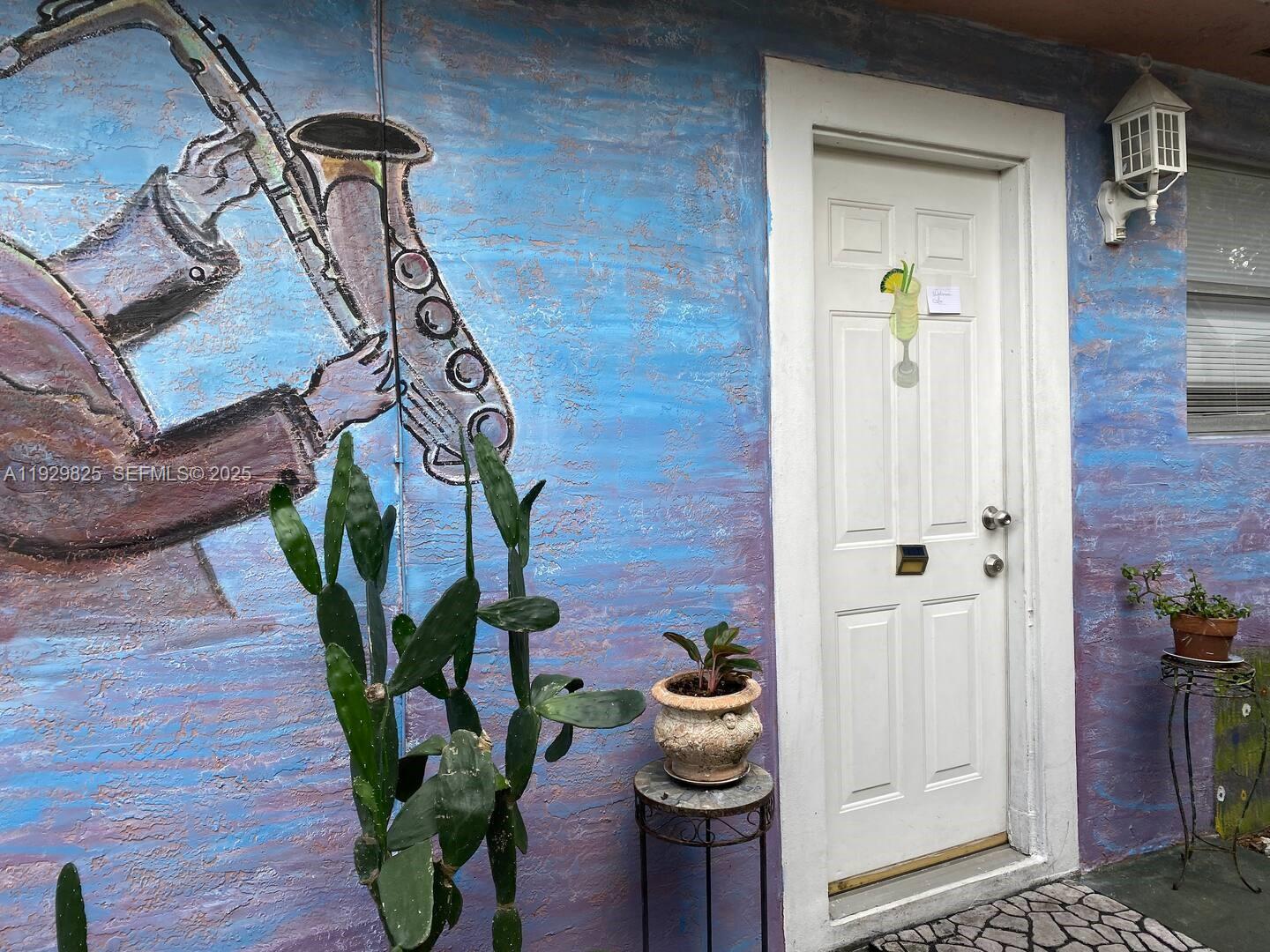 1760 NE 144th St Miami, FL 33181