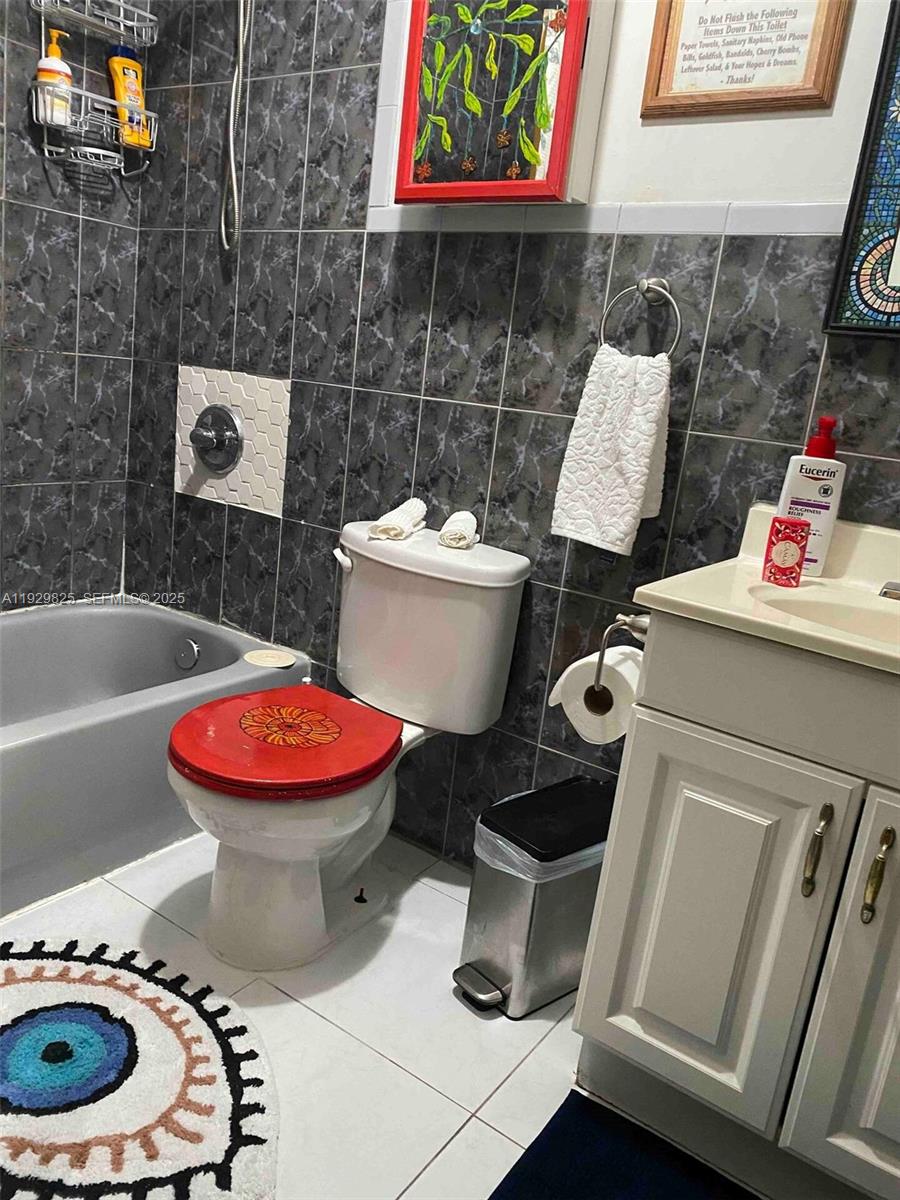 1760 NE 144th St Miami, FL 33181