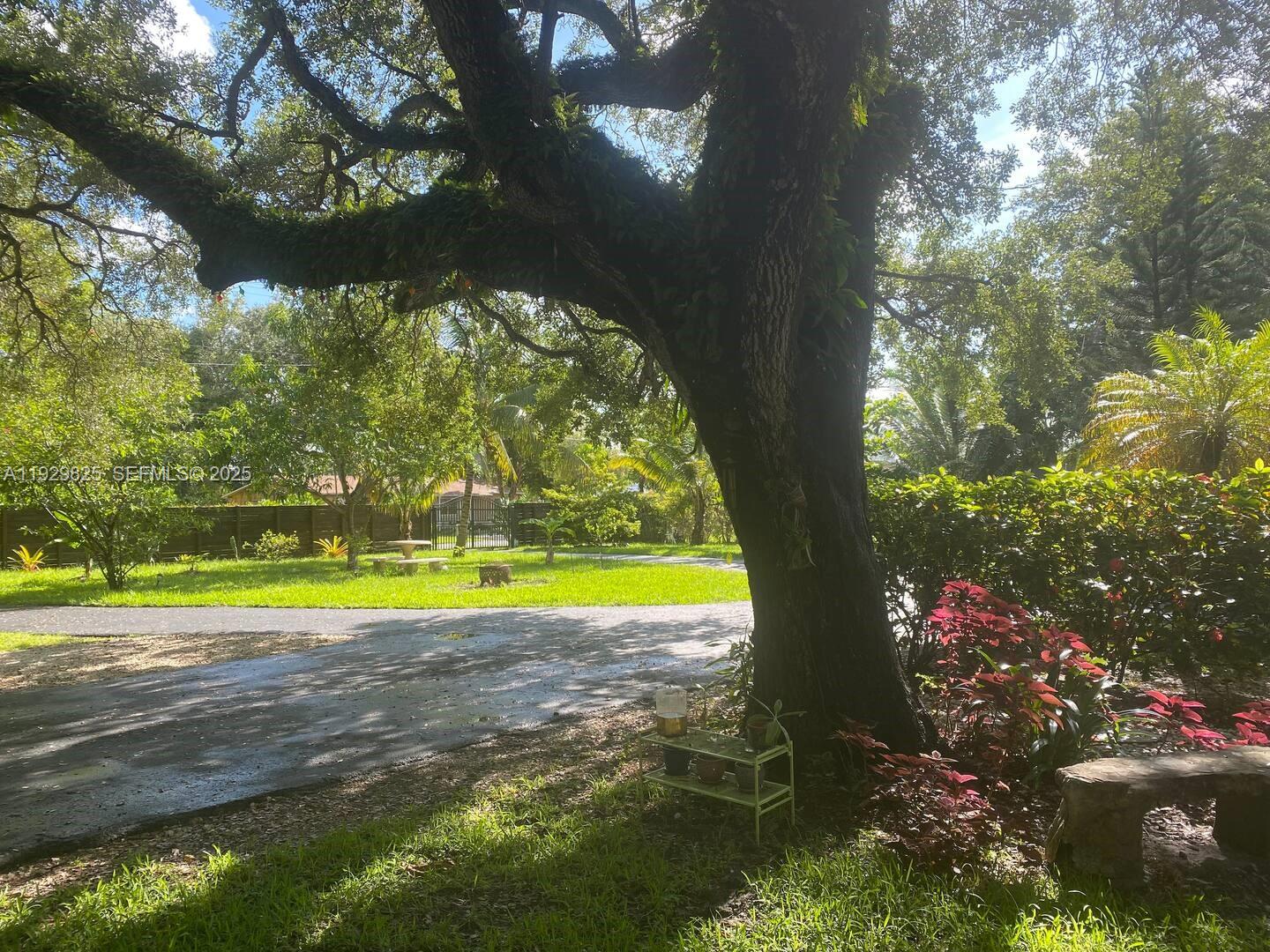 1760 NE 144th St Miami, FL 33181