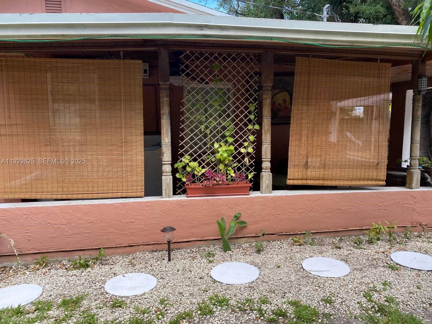 1760 NE 144th St Miami, FL 33181