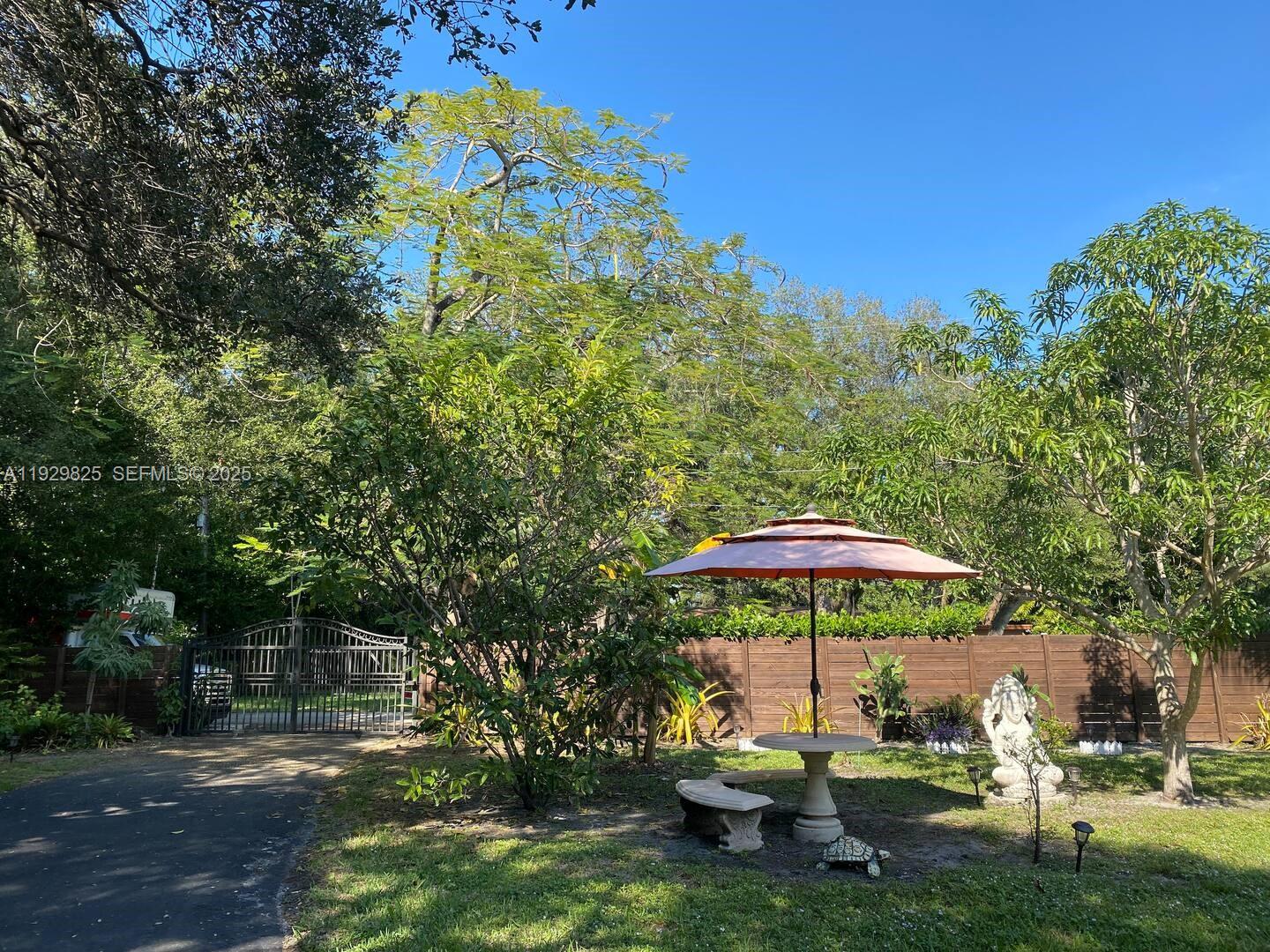 1760 NE 144th St Miami, FL 33181