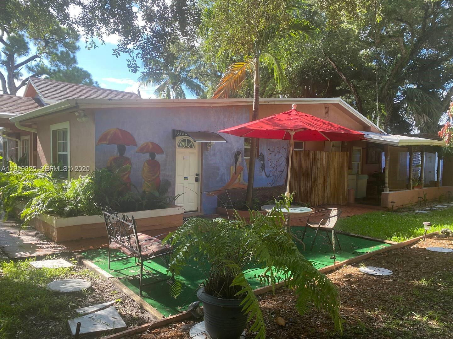 1760 NE 144th St Miami, FL 33181