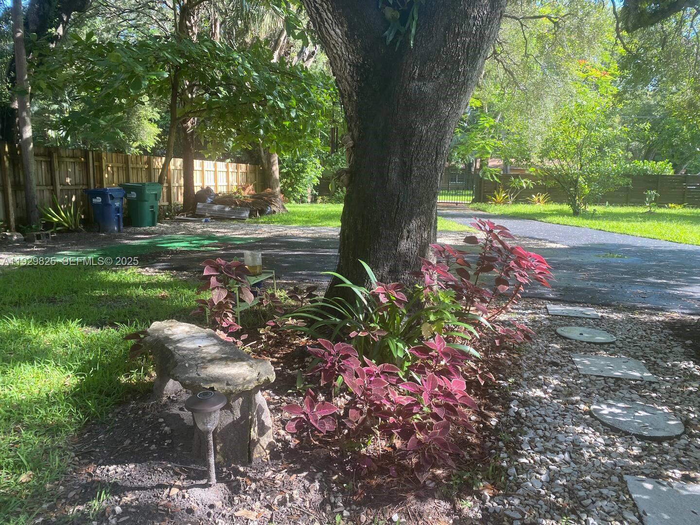 1760 NE 144th St Miami, FL 33181