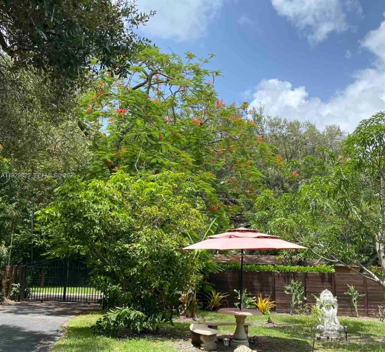 1760 NE 144th St Miami, FL 33181