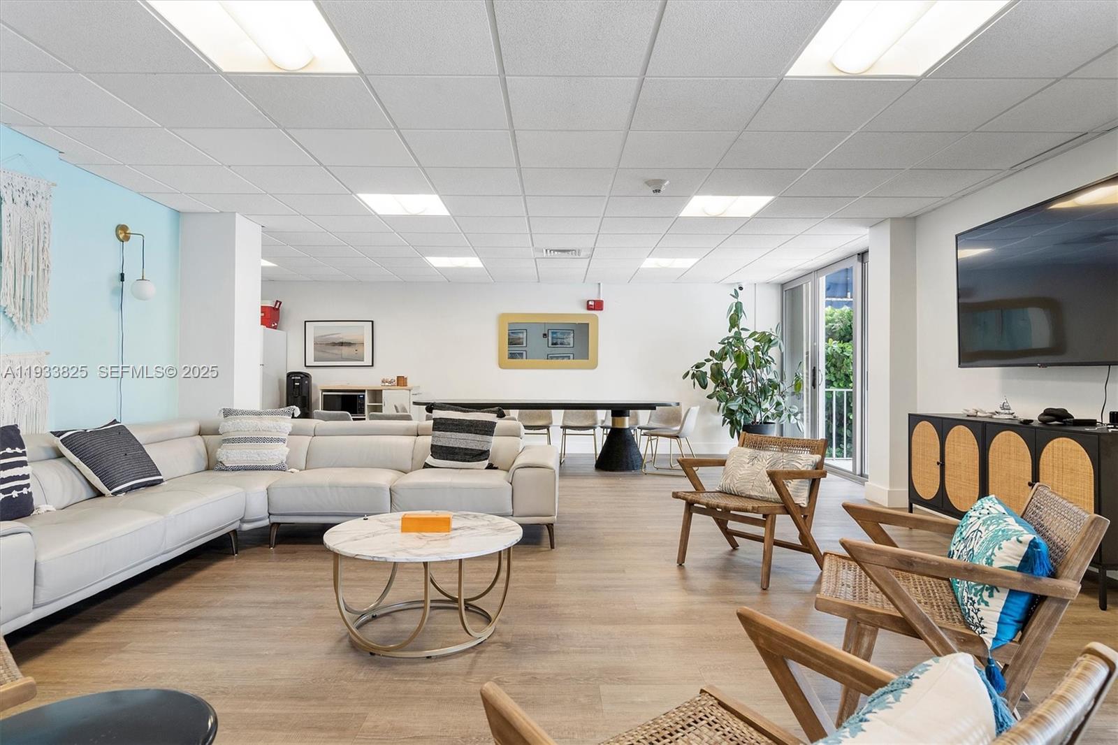 880 NE 69th St #2K Miami, FL 33138