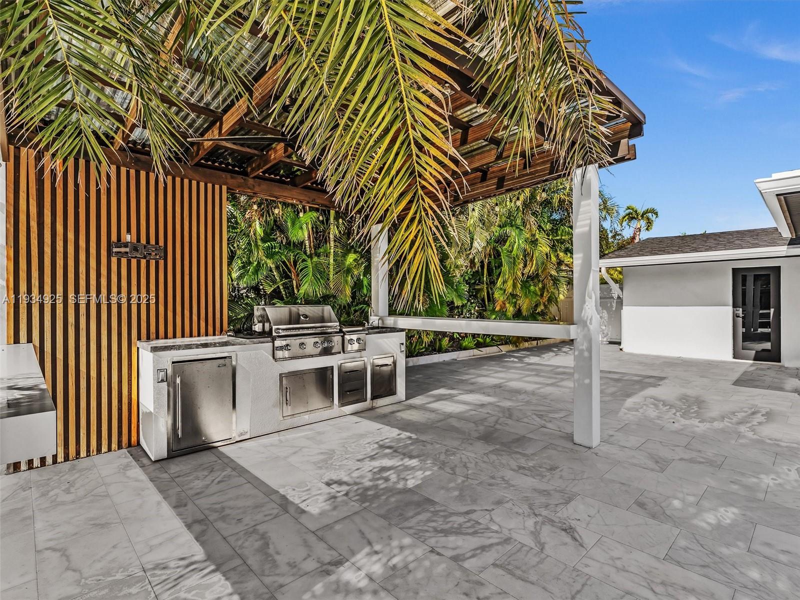 2310 NE 48th Ct Lighthouse Point, FL 33064