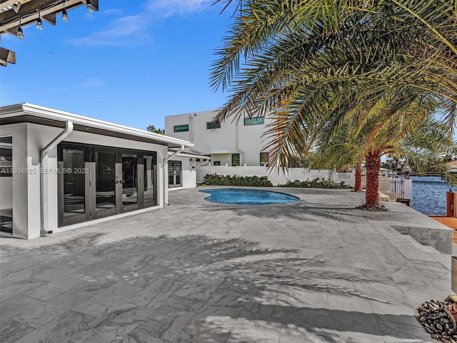 2310 NE 48th Ct Lighthouse Point, FL 33064