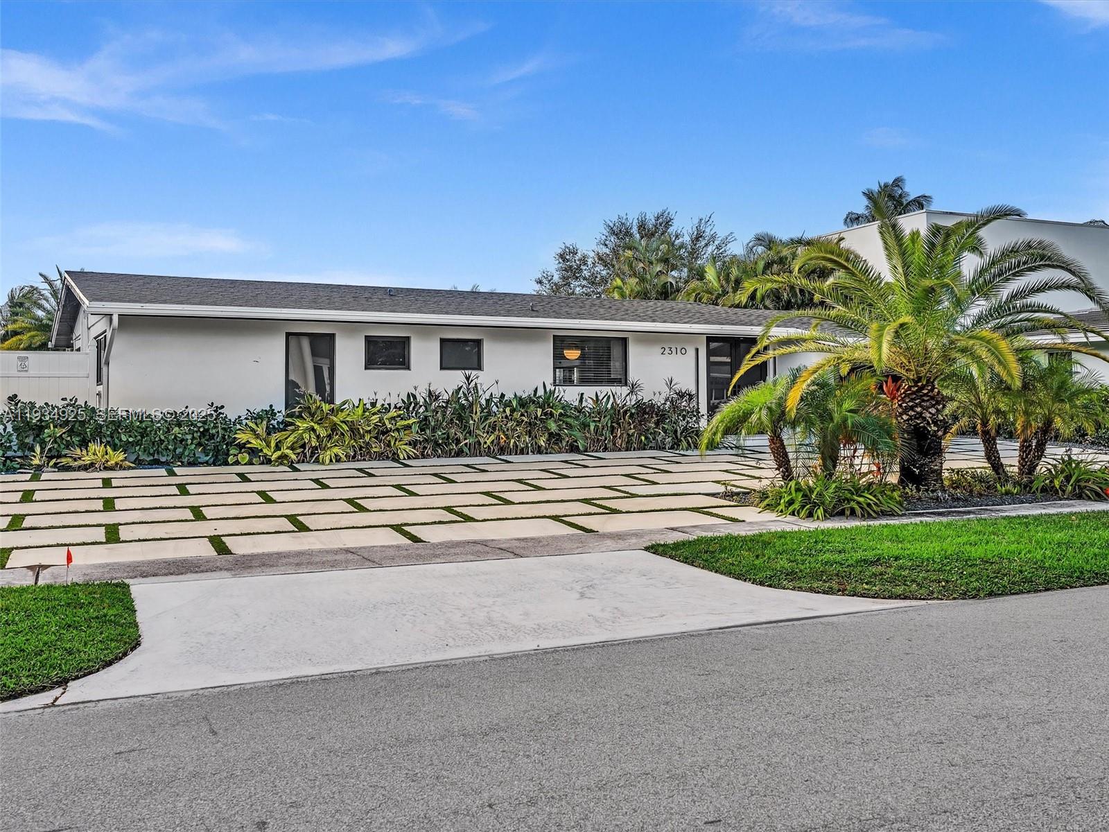 2310 NE 48th Ct Lighthouse Point, FL 33064