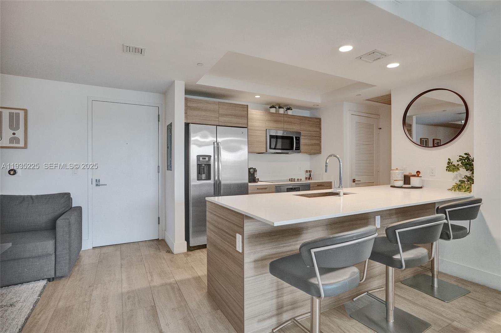 121 NE 34th St #902 Miami, FL 33137