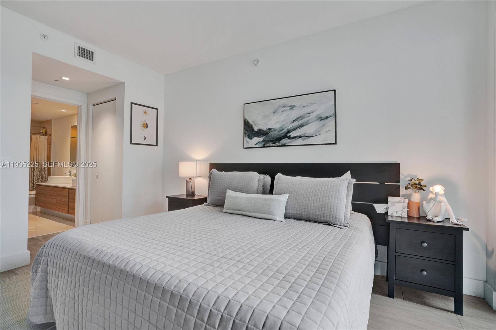 121 NE 34th St #902 Miami, FL 33137