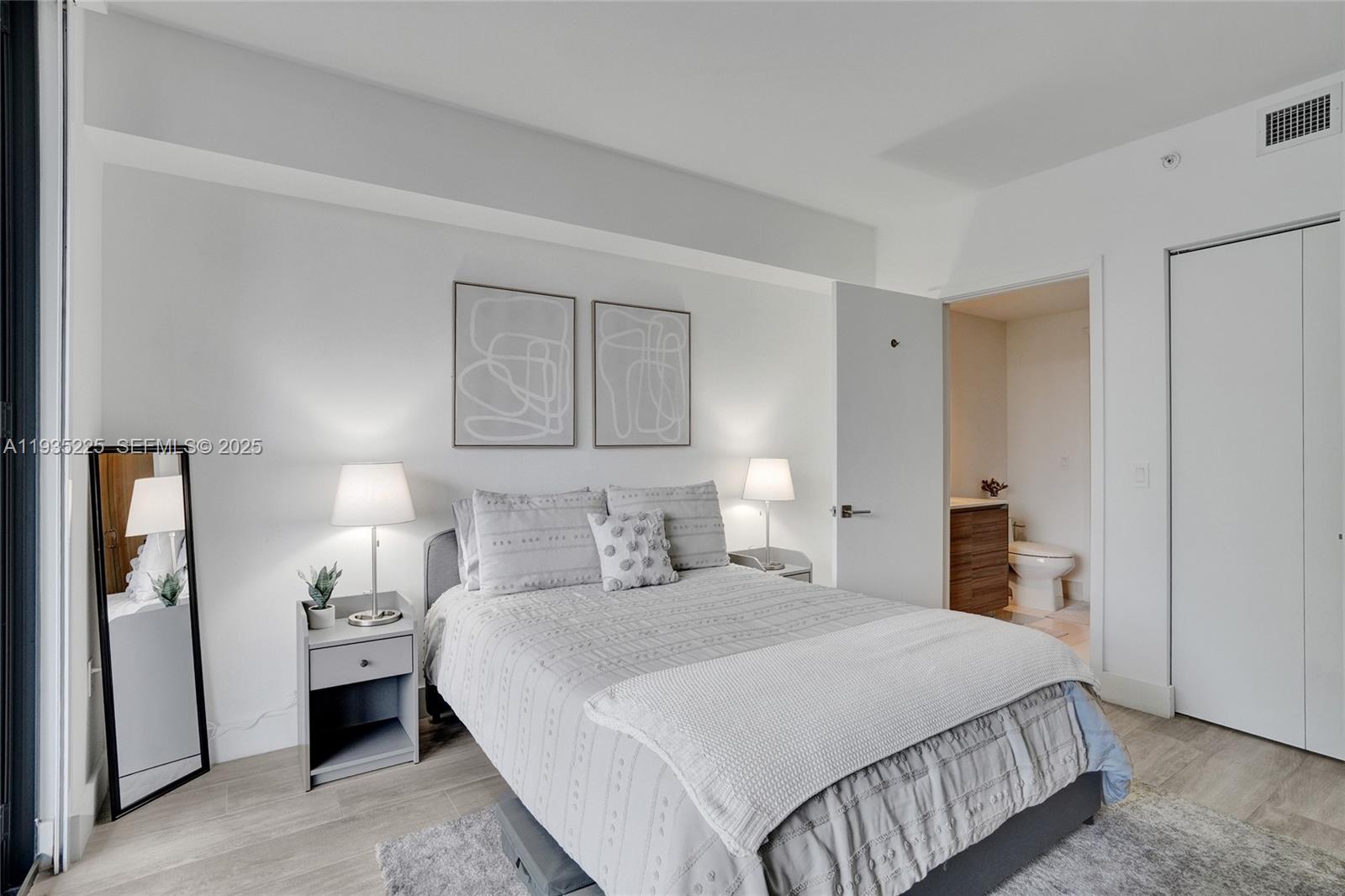 121 NE 34th St #902 Miami, FL 33137