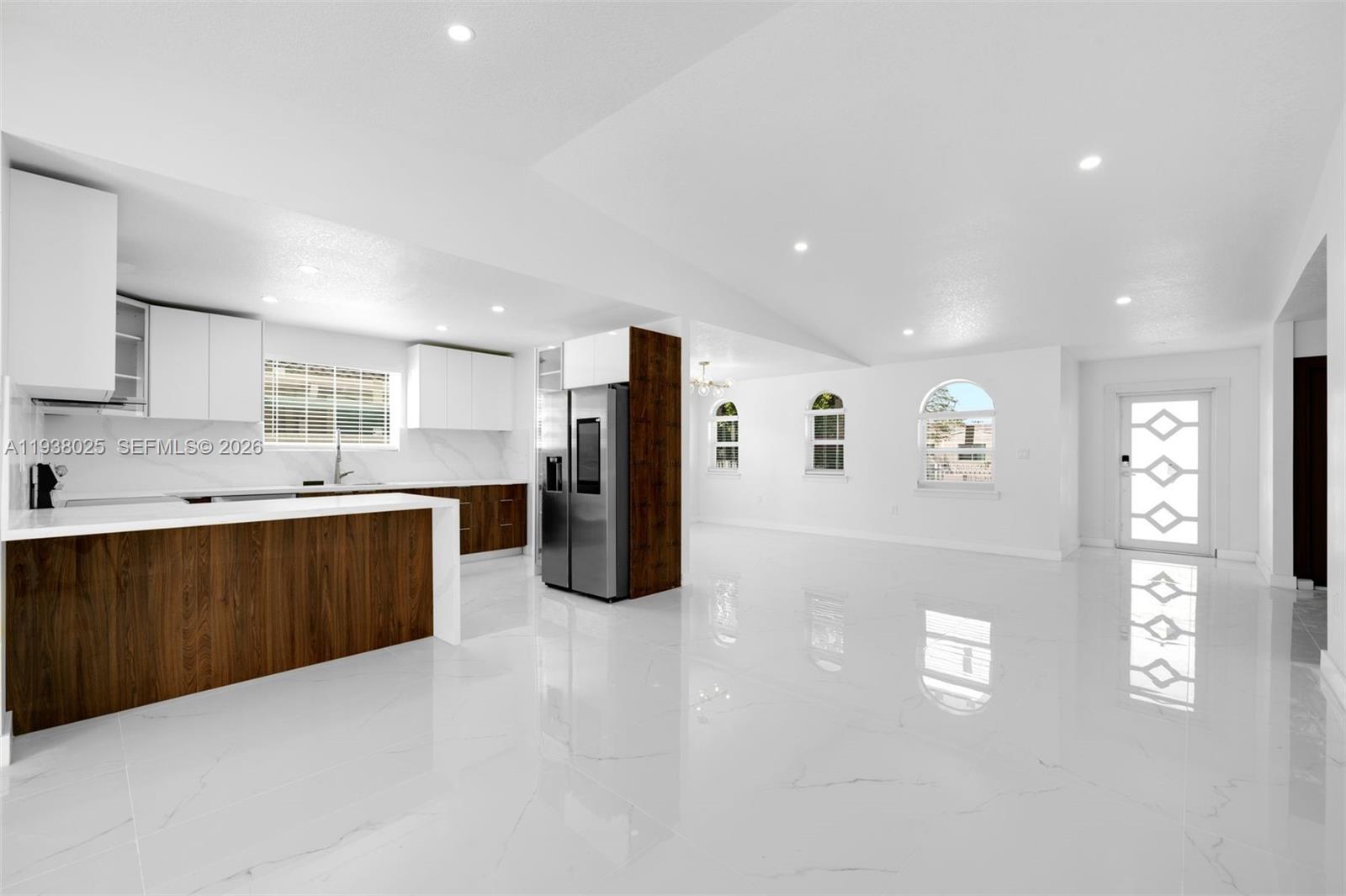 2356 SW 24th St Miami, FL 33145