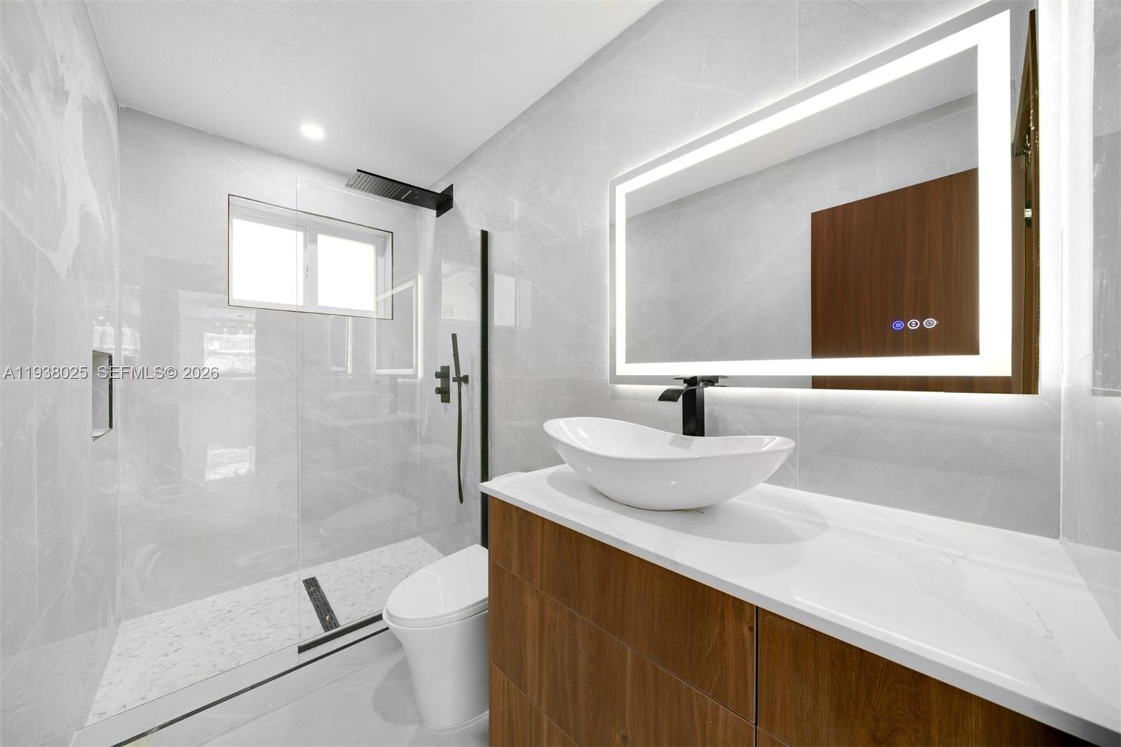 2356 SW 24th St Miami, FL 33145