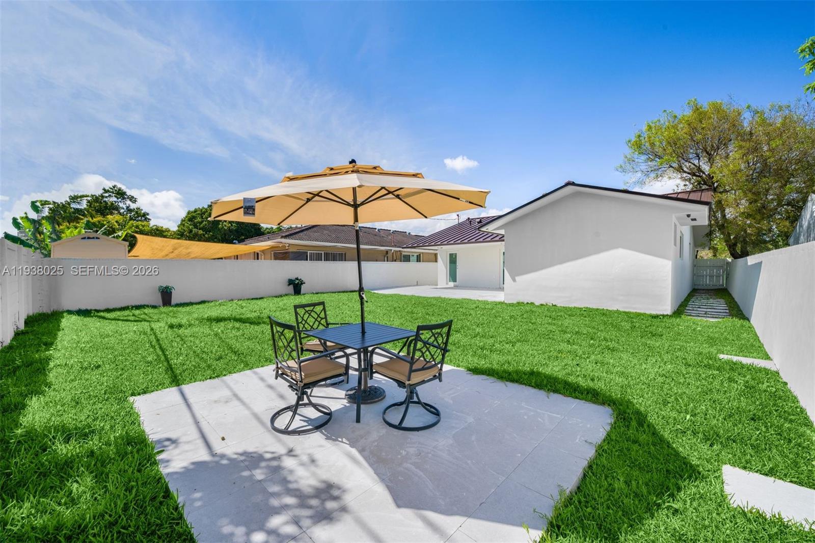 2356 SW 24th St Miami, FL 33145