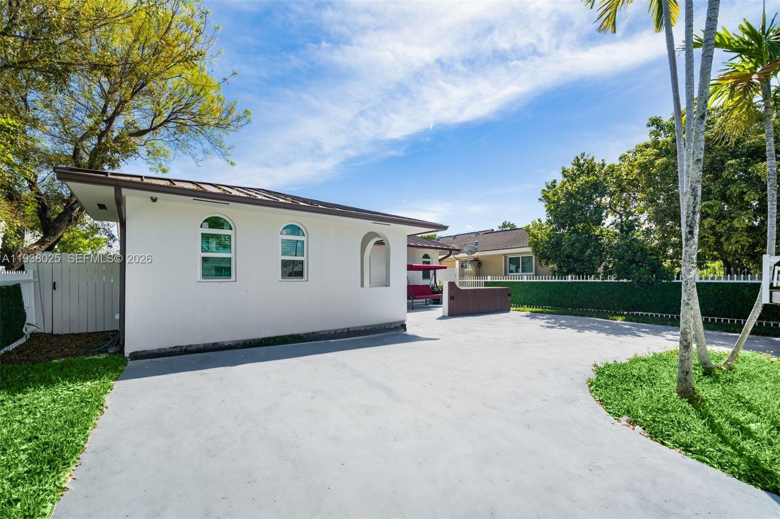 2356 SW 24th St Miami, FL 33145