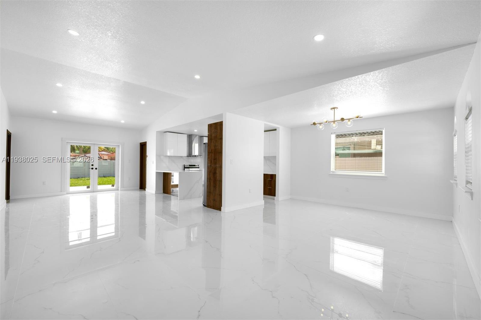 2356 SW 24th St Miami, FL 33145