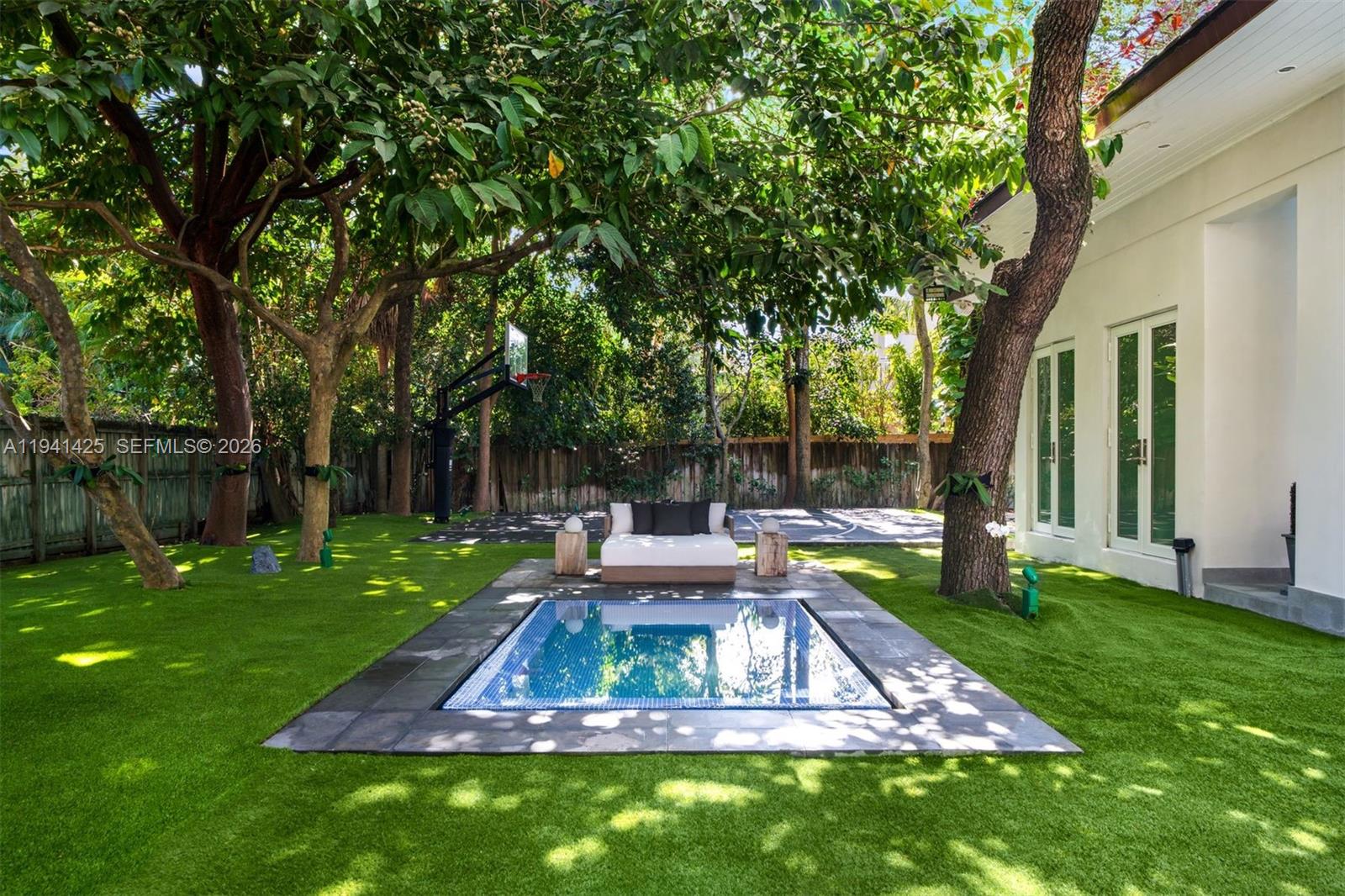 4100 Kiaora St Miami, FL 33133