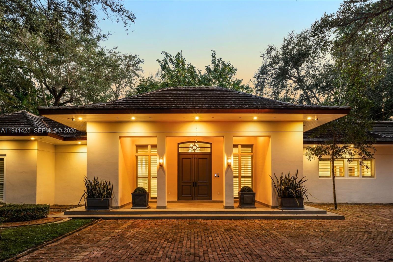 4100 Kiaora St Miami, FL 33133