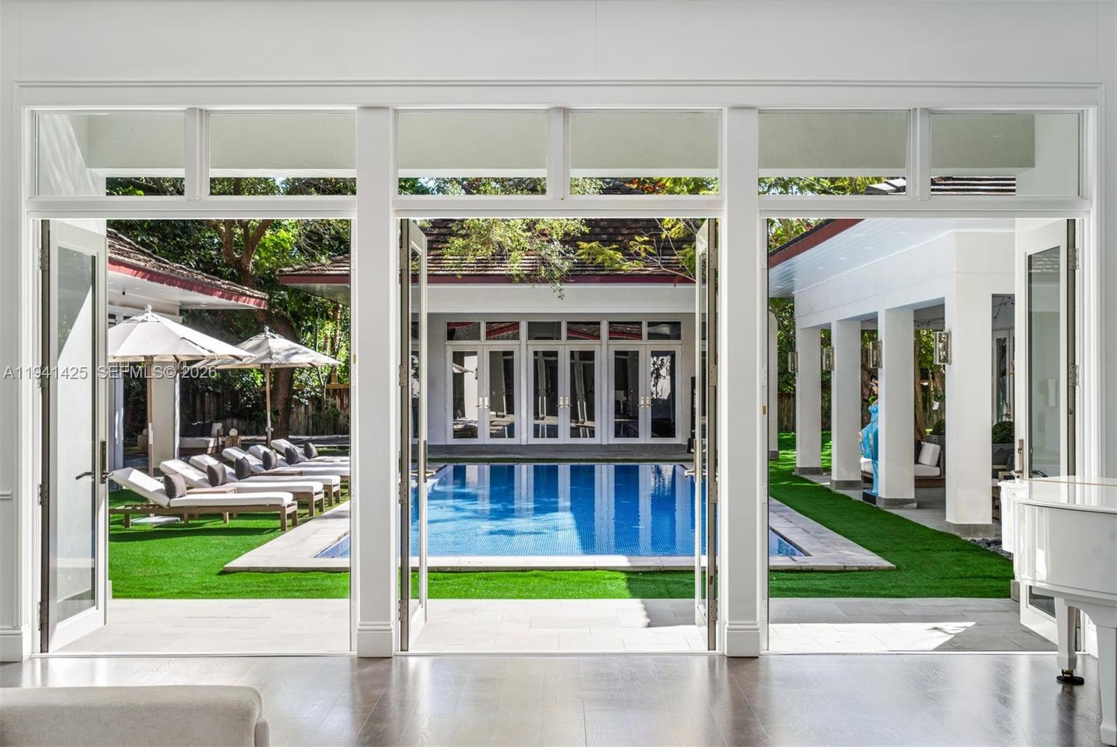 4100 Kiaora St Miami, FL 33133