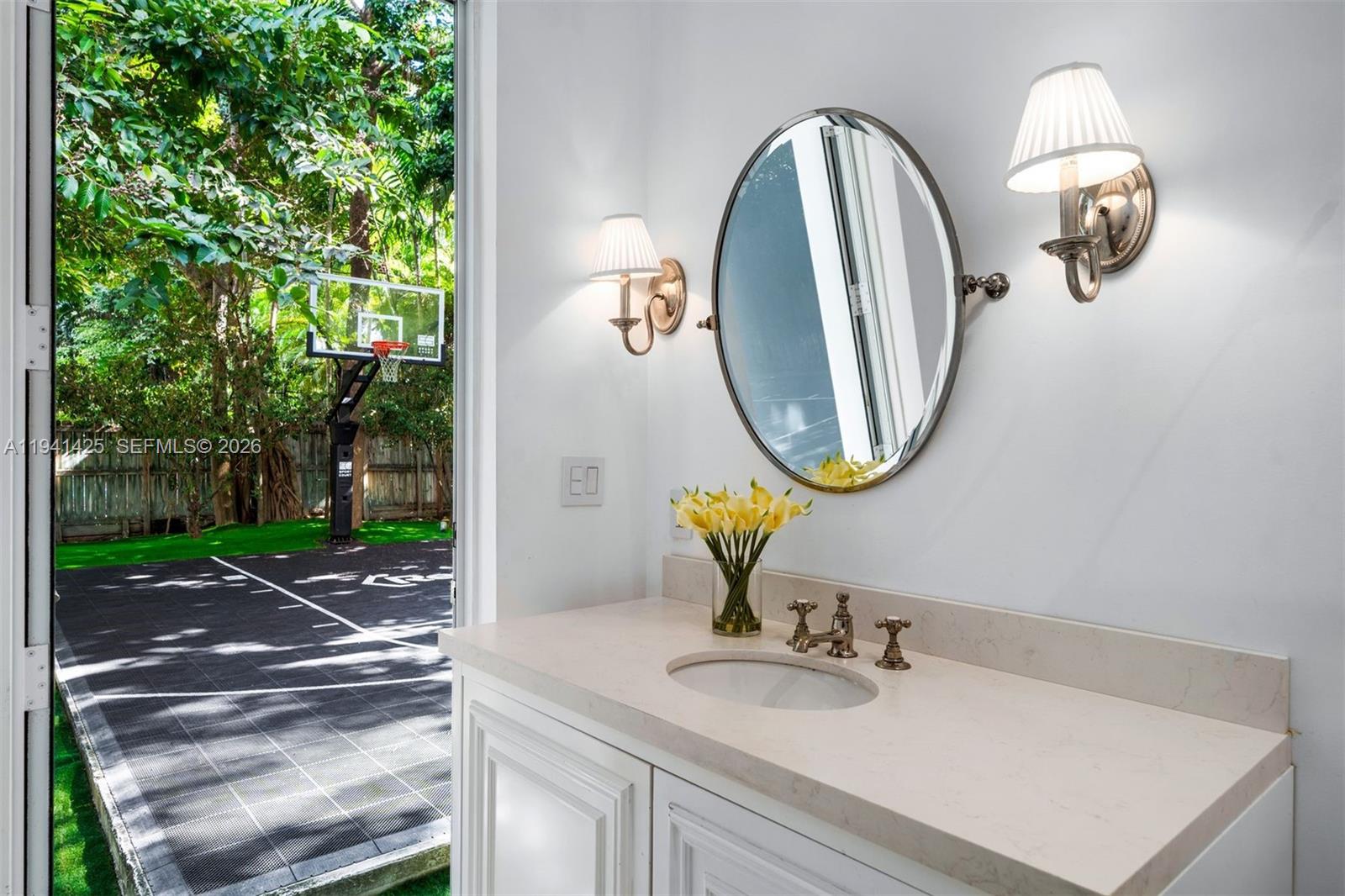 4100 Kiaora St Miami, FL 33133