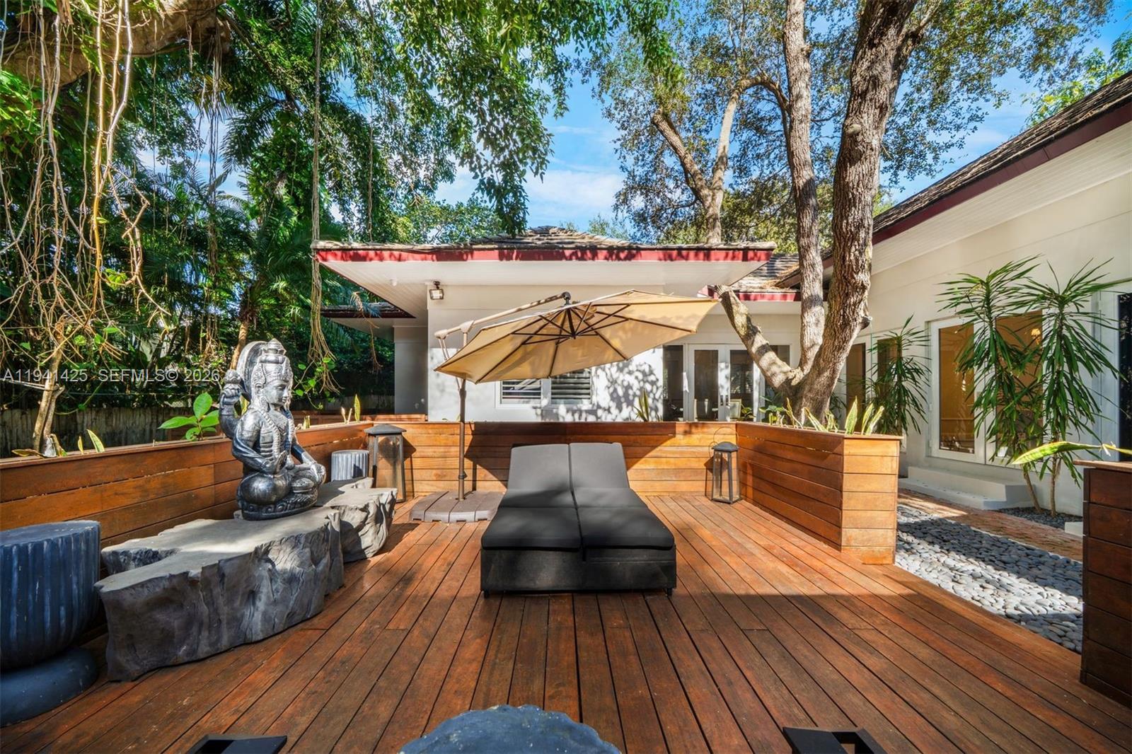 4100 Kiaora St Miami, FL 33133