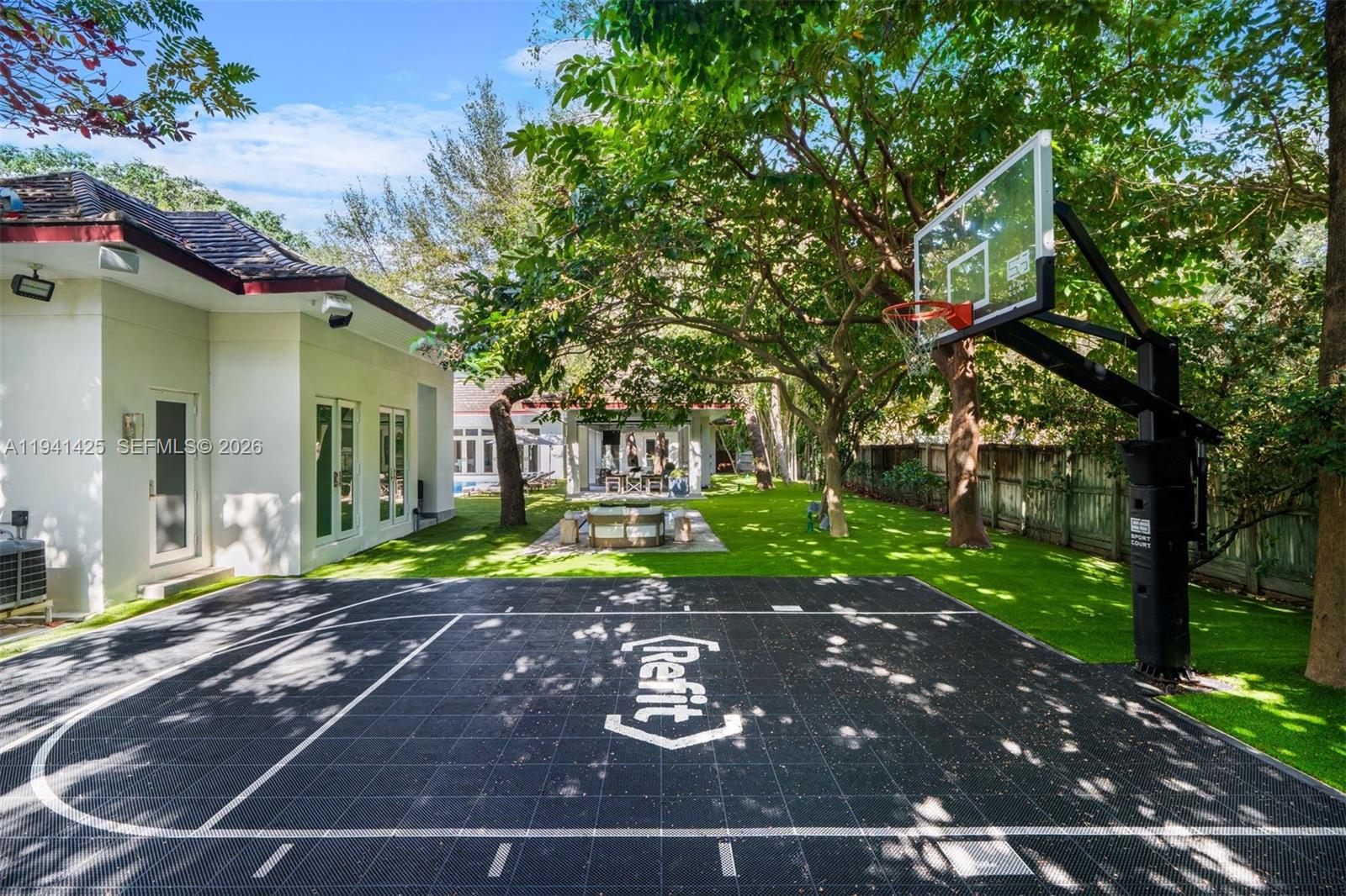 4100 Kiaora St Miami, FL 33133