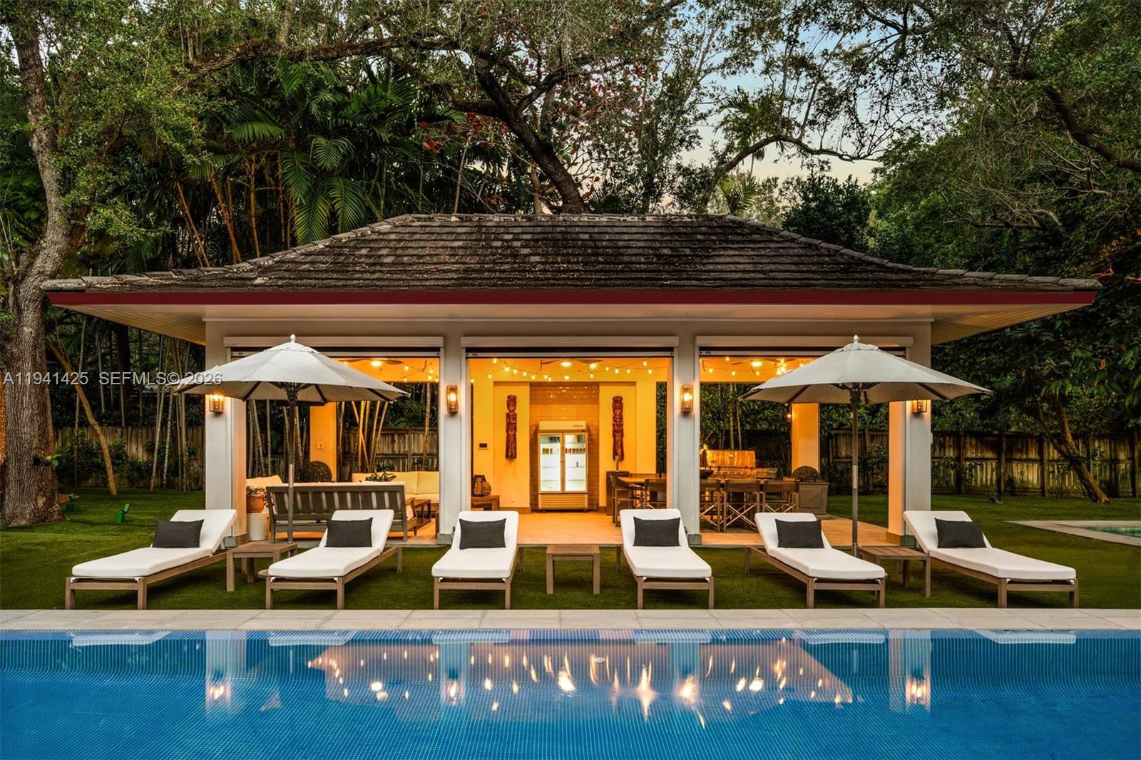 4100 Kiaora St Miami, FL 33133