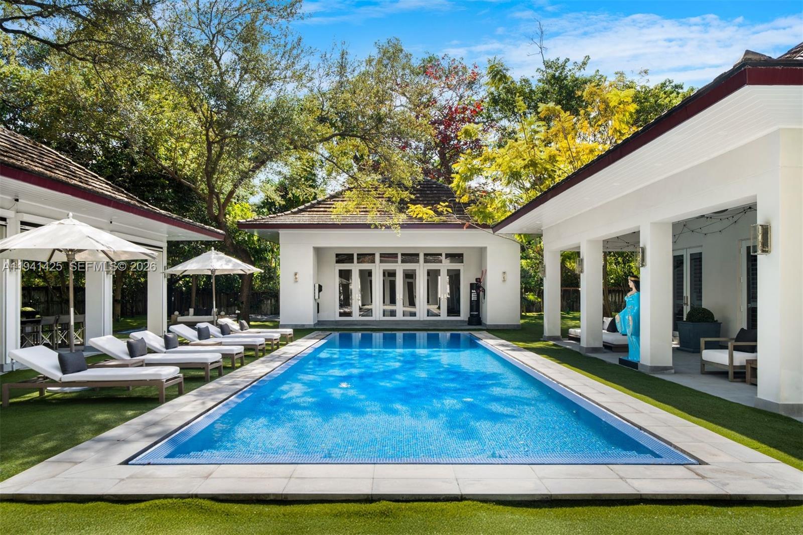 4100 Kiaora St Miami, FL 33133