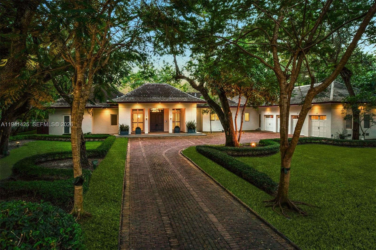 4100 Kiaora St Miami, FL 33133