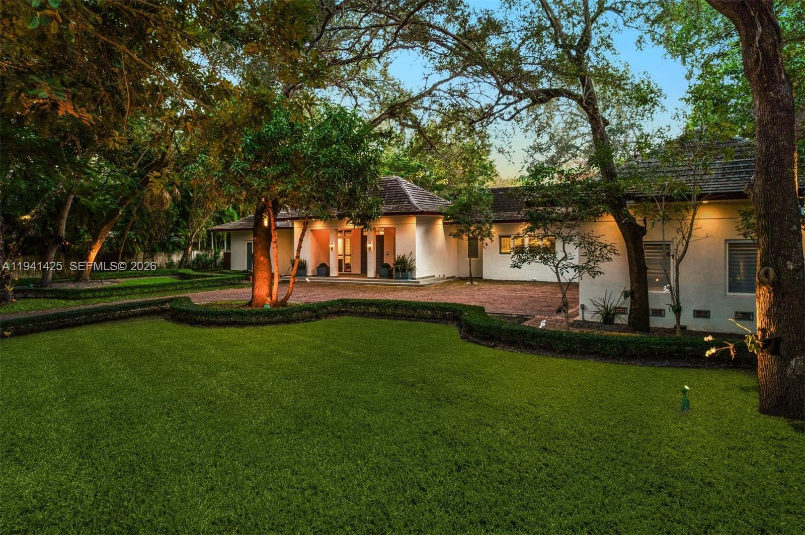 4100 Kiaora St Miami, FL 33133