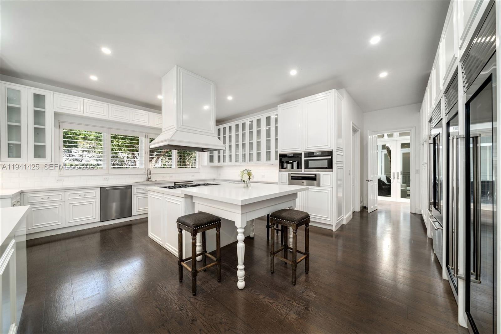 4100 Kiaora St Miami, FL 33133