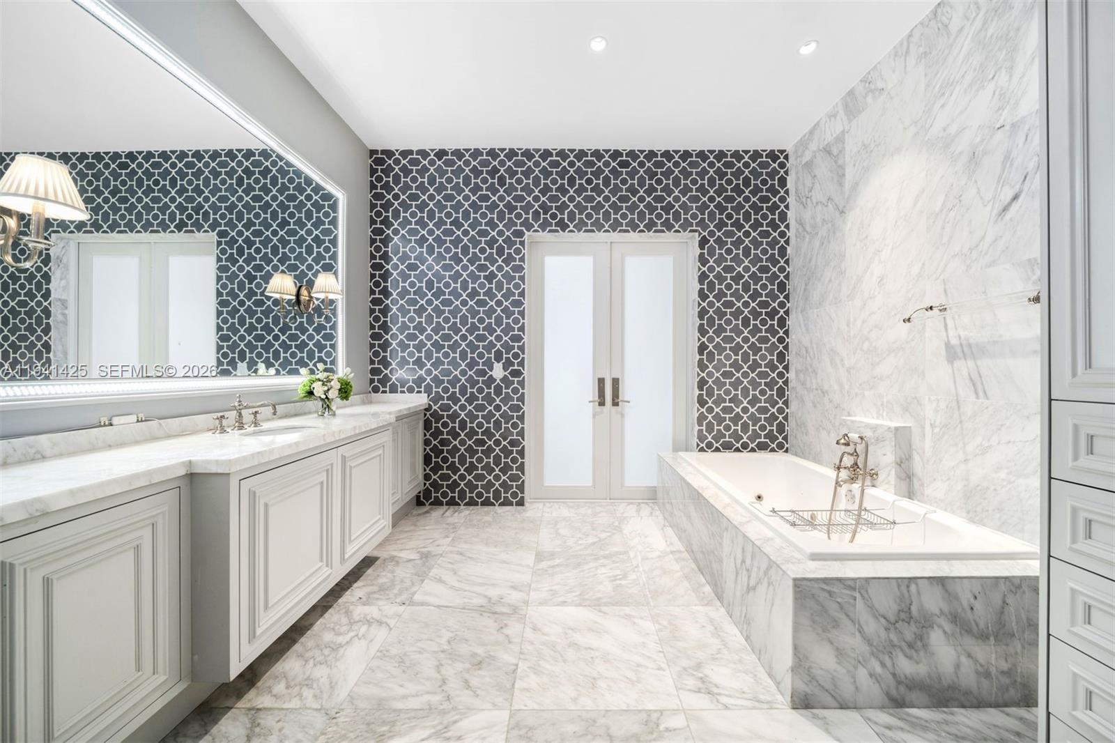 4100 Kiaora St Miami, FL 33133