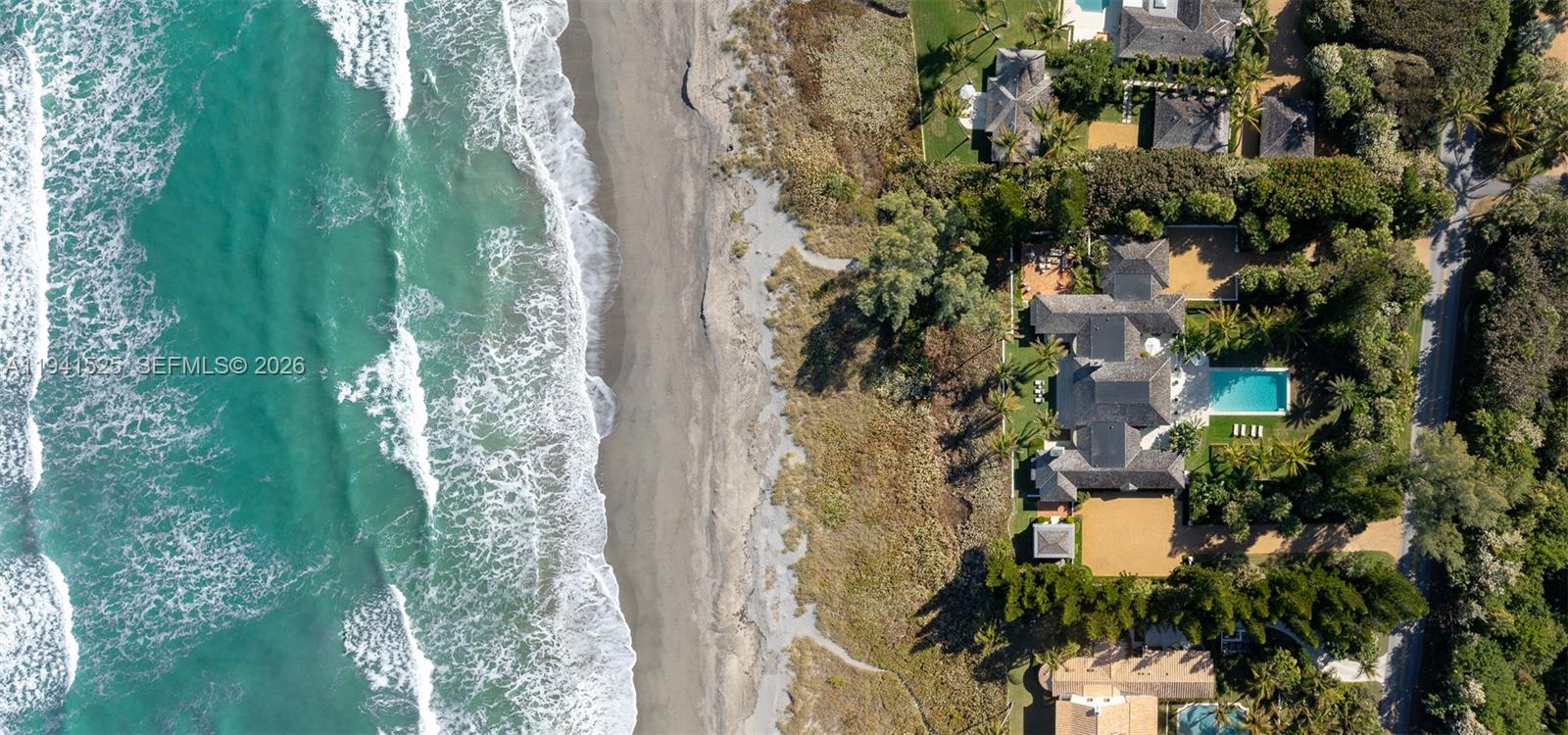 21 S Beach Rd Jupiter Island, FL 33455