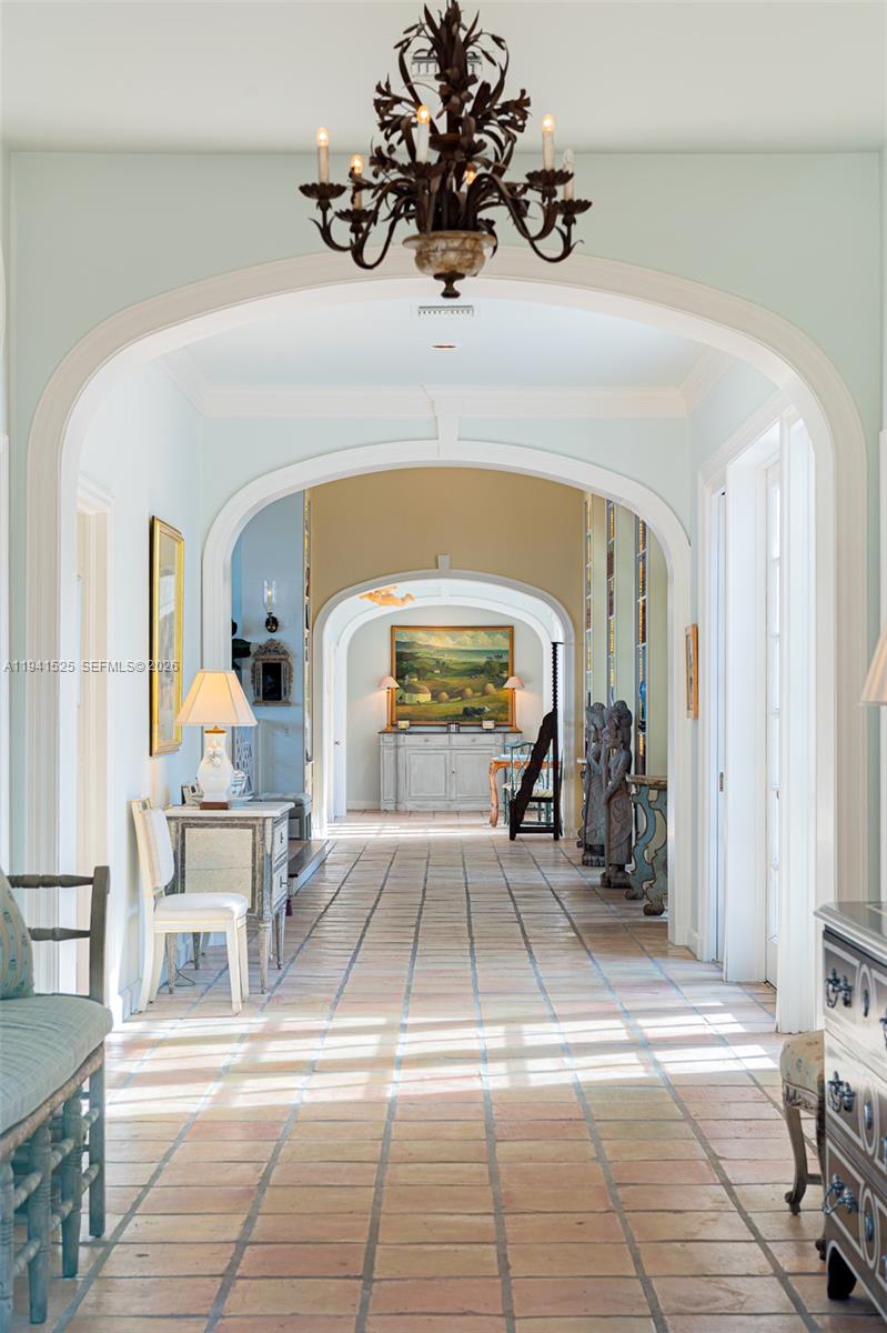 21 S Beach Rd Jupiter Island, FL 33455