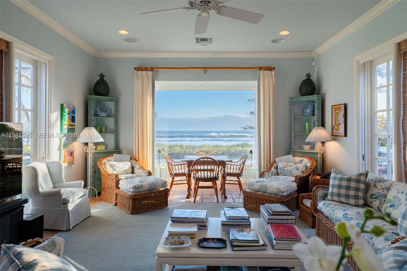 21 S Beach Rd Jupiter Island, FL 33455