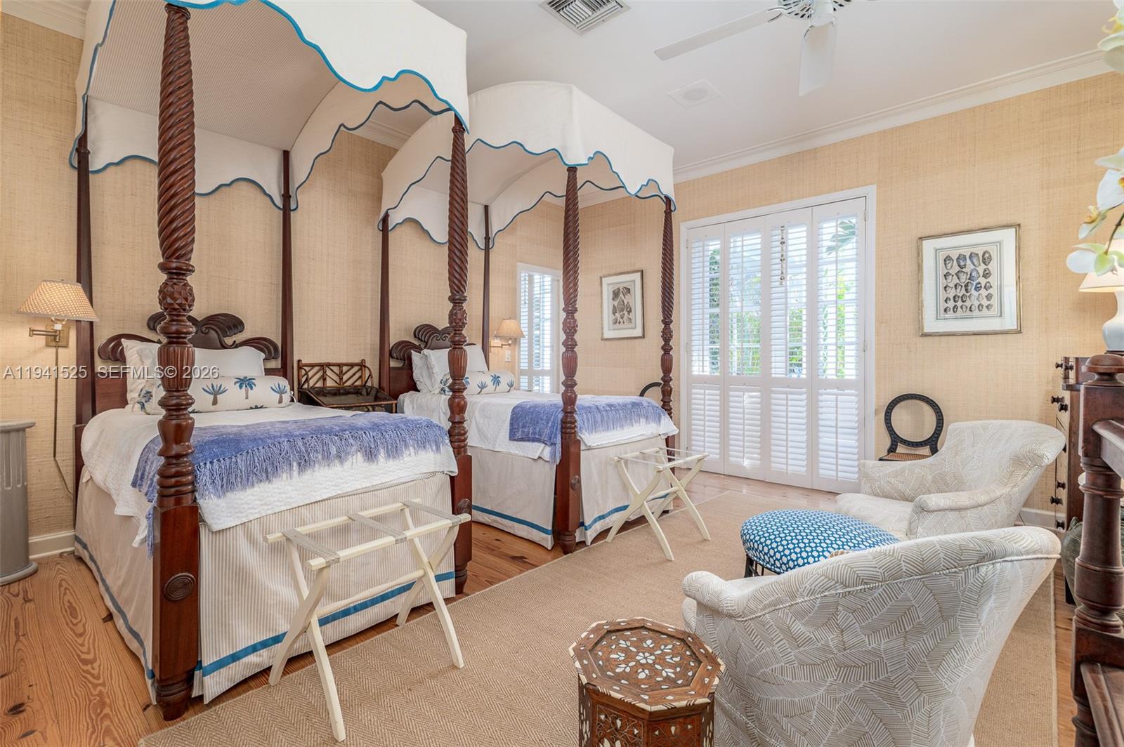 21 S Beach Rd Jupiter Island, FL 33455