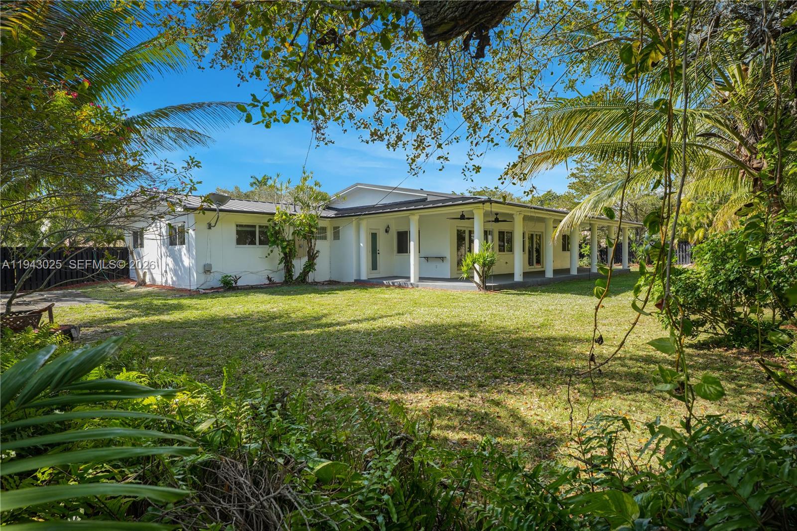 7695 SW 142nd St Palmetto Bay, FL 33158