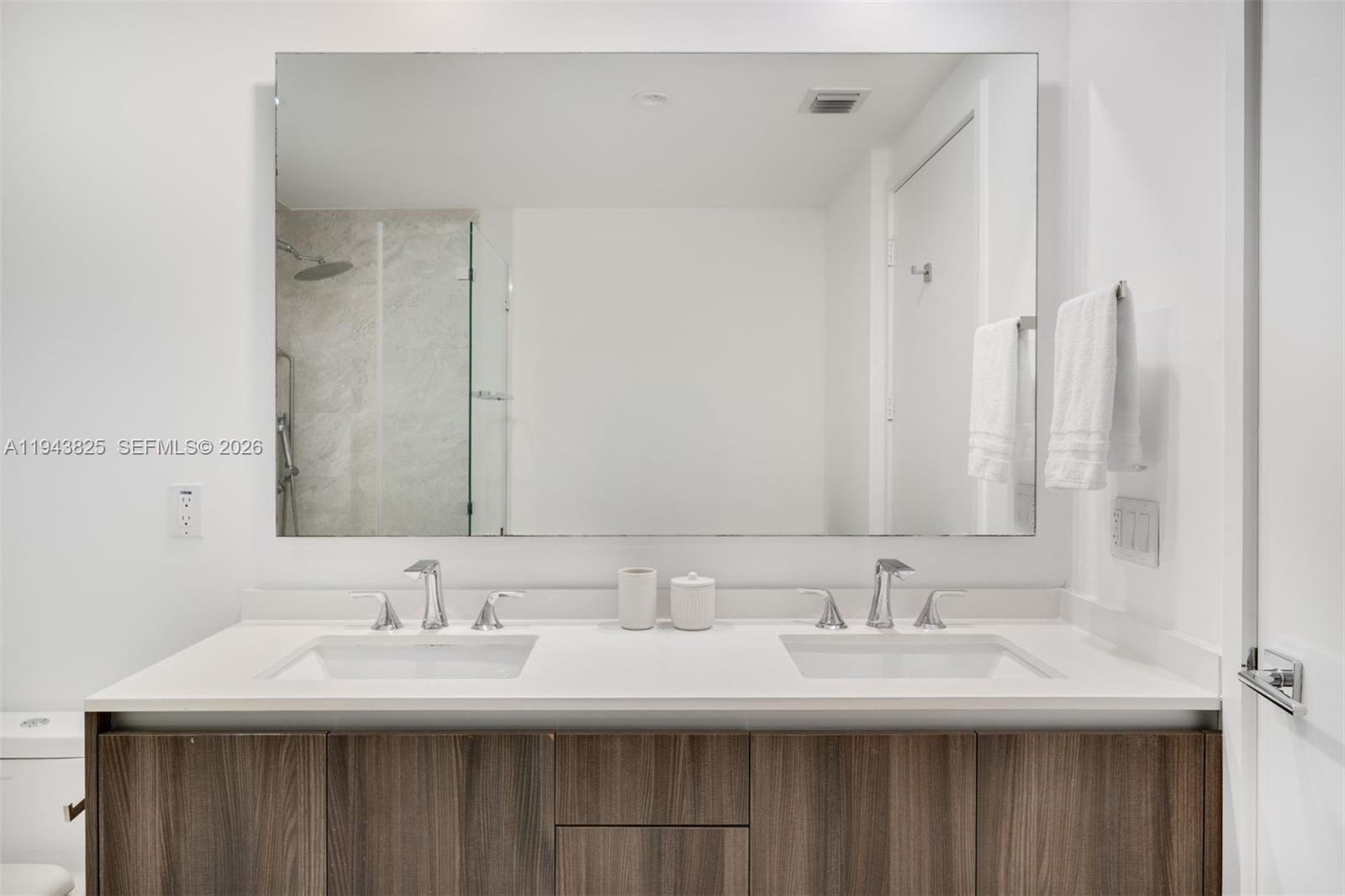 488 NE 18th St #4805 Miami, FL 33132