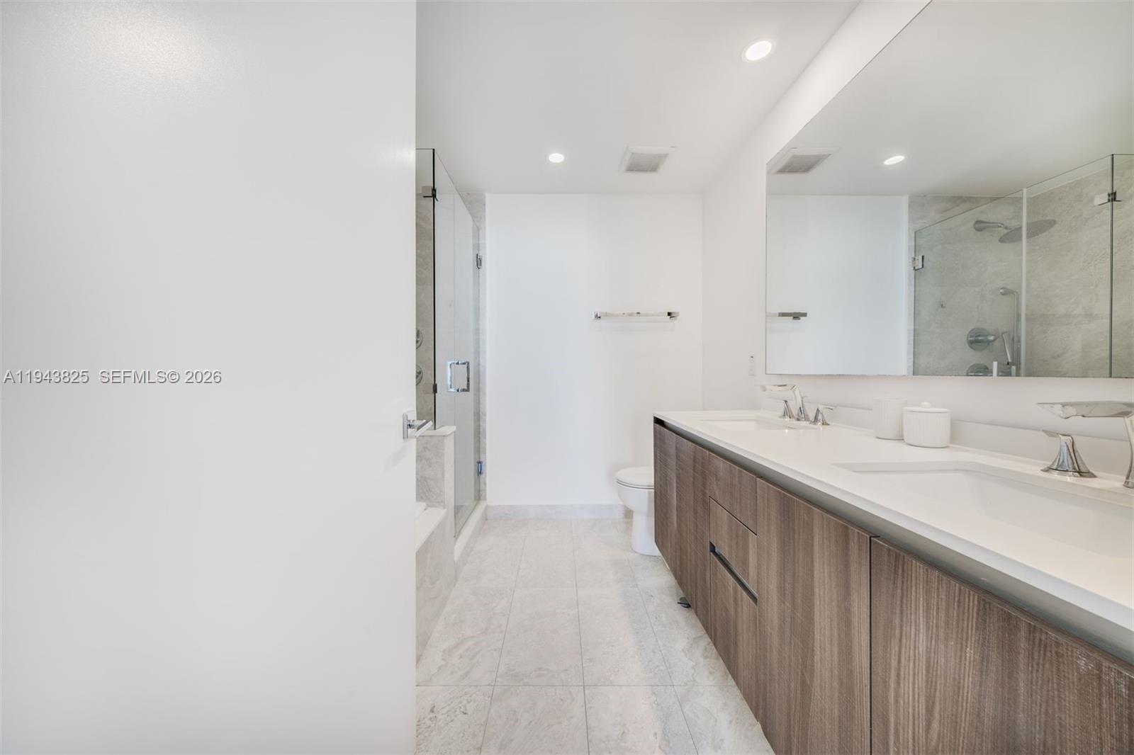 488 NE 18th St #4805 Miami, FL 33132