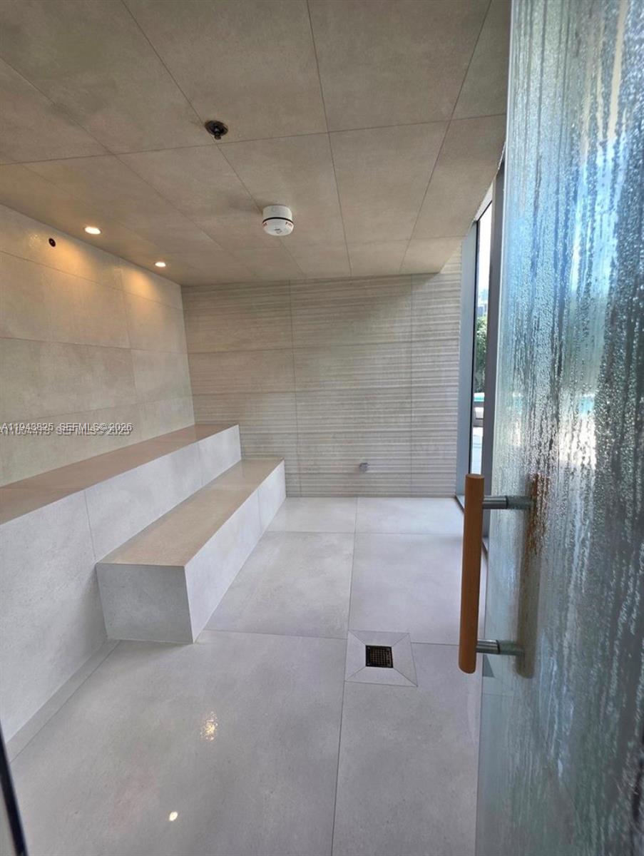 488 NE 18th St #4805 Miami, FL 33132