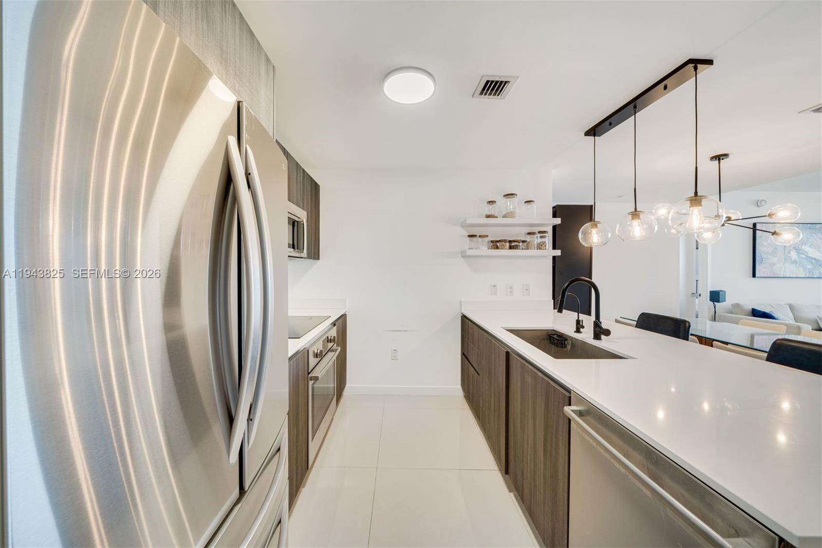 488 NE 18th St #4805 Miami, FL 33132