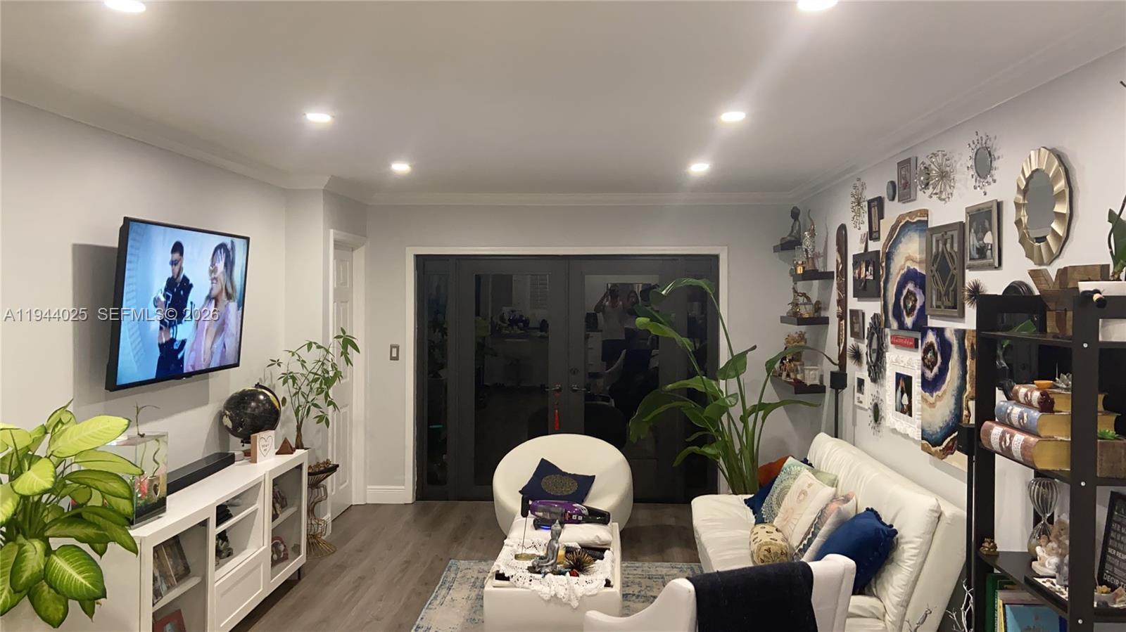 13932 Kendale Lks Dr Miami, FL 33183