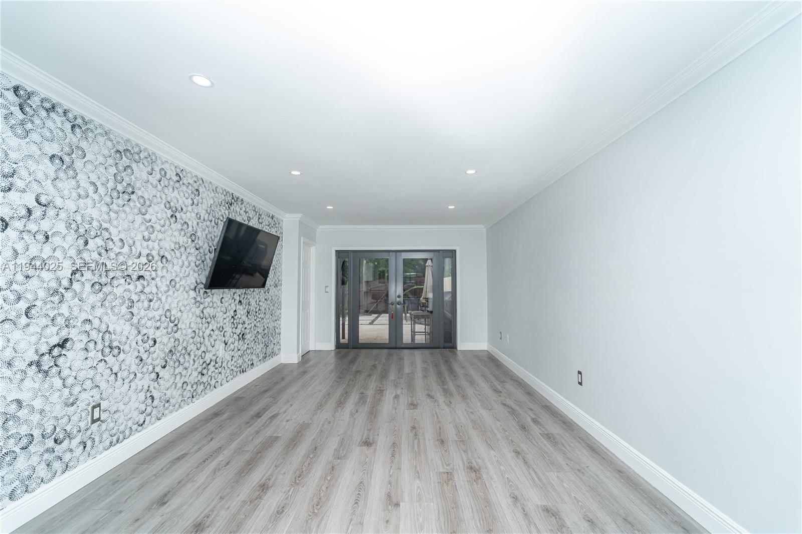 13932 Kendale Lks Dr Miami, FL 33183