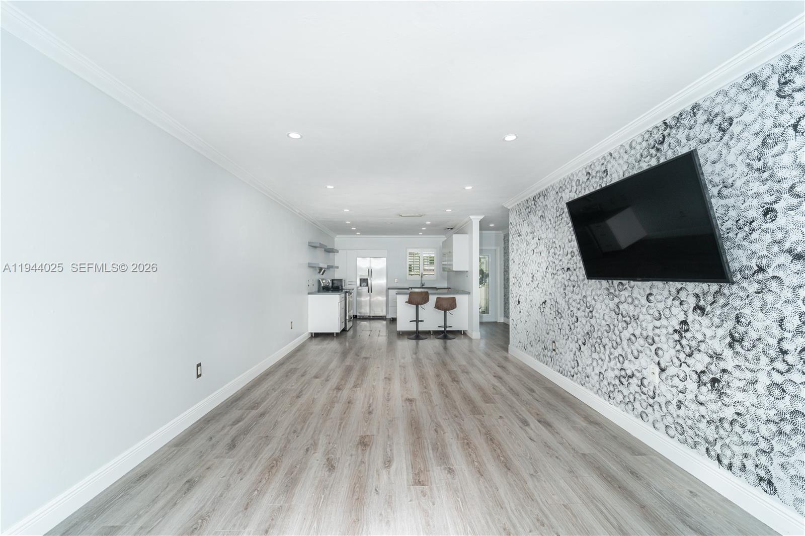 13932 Kendale Lks Dr Miami, FL 33183