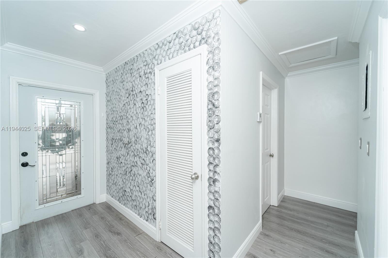 13932 Kendale Lks Dr Miami, FL 33183