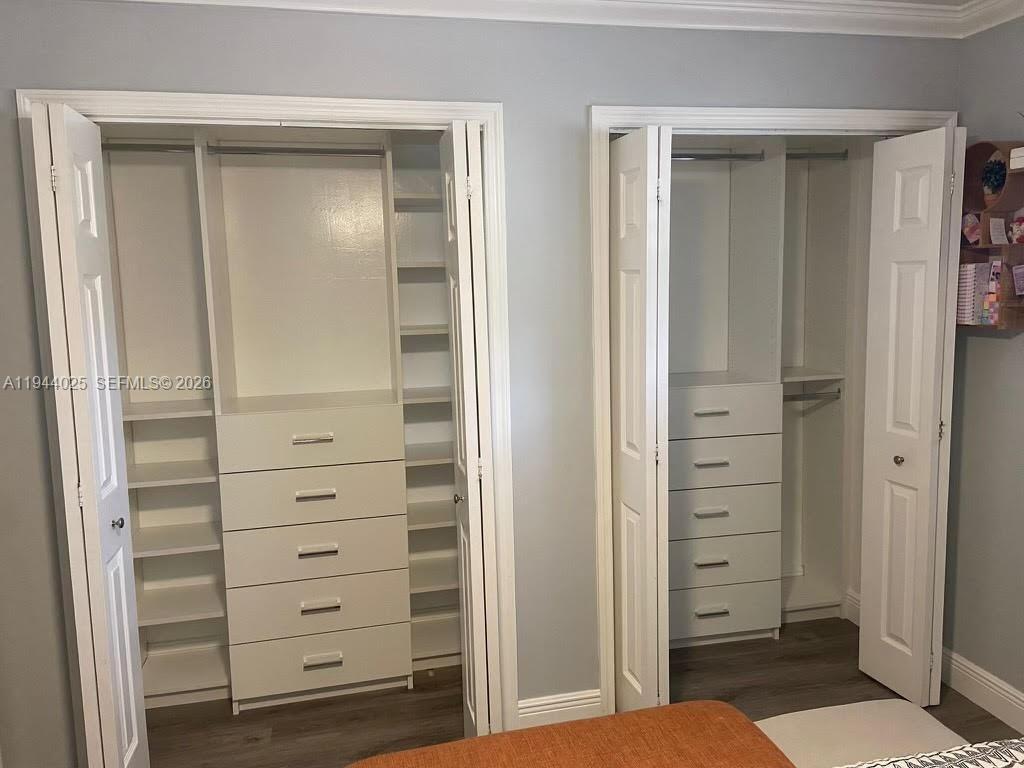 13932 Kendale Lks Dr Miami, FL 33183