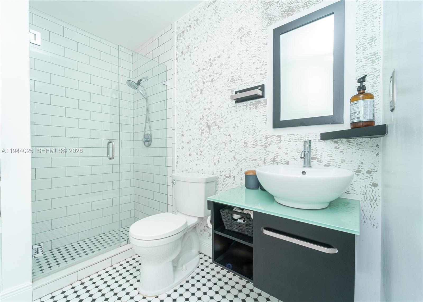 13932 Kendale Lks Dr Miami, FL 33183